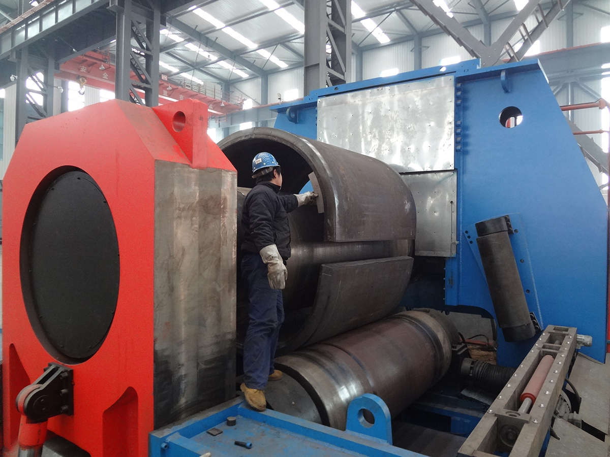 數(shù)控液壓水平下調(diào)式冷、熱卷板機（冷卷200mm）